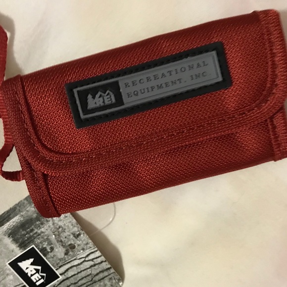 rei luggage tag